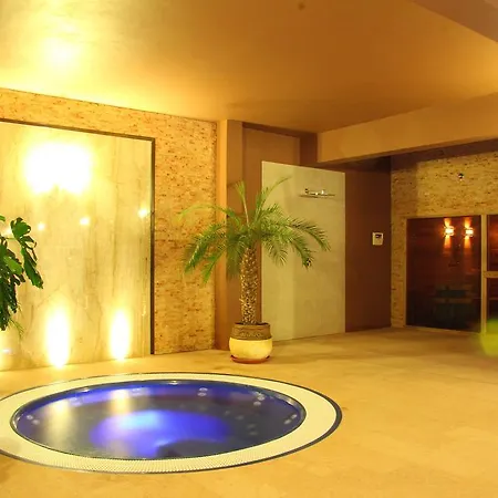 Conacul Benke 5* Moacsa